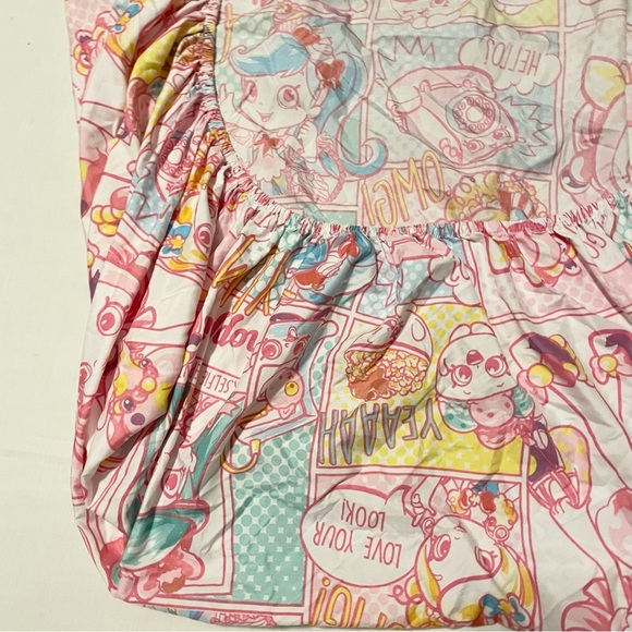 Shopkins Pink Fitted Bed Sheet 73” x 38” - Picture 15 of 16